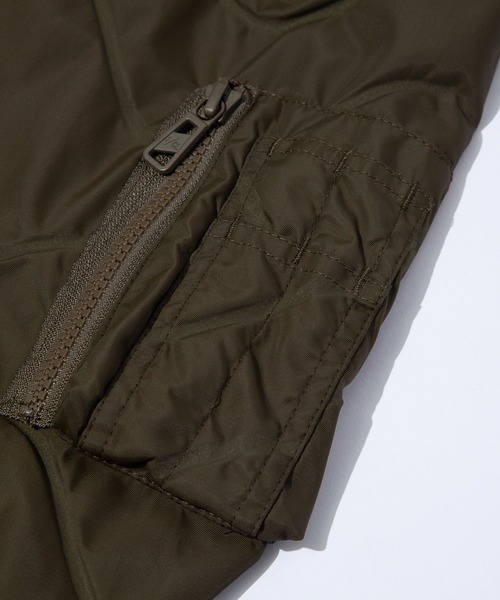 F/CE. （エフシーイー）の「F/CE. QUILT-LIKE BOMBER JACKET / エフシーイー キルトライク ボンバージャケット（MA-1・メンズ・グレー/オリーブ・SMALL）」の14枚目の写真