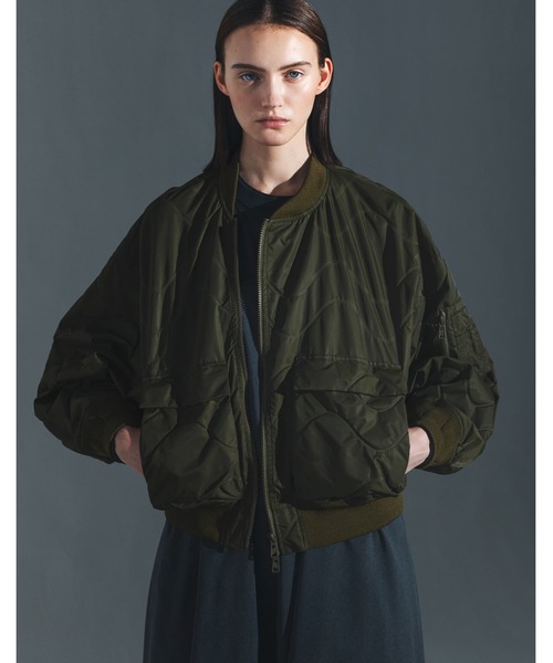 F/CE. （エフシーイー）の「F/CE. QUILT-LIKE BOMBER JACKET / エフシーイー キルトライク ボンバージャケット（MA-1・メンズ・グレー/オリーブ・SMALL）」の4枚目の写真