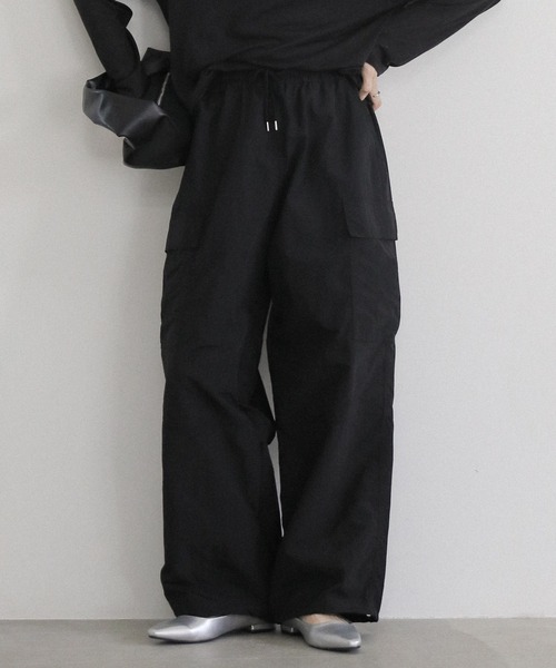 select MOCA（セレクトモカ）の「ナイロンカーゴパンツ（カーゴパンツ・レディース・ブラック/アイボリー/グレー・FREE）」の2枚目の写真