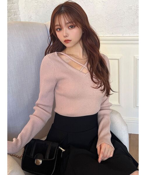 RESEXXY（リゼクシー）の「デコルテクロスニットトップス（ニット/セーター・レディース・ブラック/ホワイト/ピンク/ブルー・FREE）」の7枚目の写真