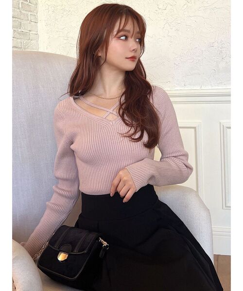 RESEXXY（リゼクシー）の「デコルテクロスニットトップス（ニット/セーター・レディース・ブラック/ホワイト/ピンク/ブルー・FREE）」の8枚目の写真