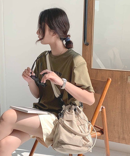 NANEA(ナネア)の「2WAY巾着ショルダーバッグ(ショルダーバッグ・レディース・ベージュ/オレンジ/ミント/ホワイト/ブラウン/グレー/ブラック/カーキ/アイボリー・フリー)」の13枚目の写真