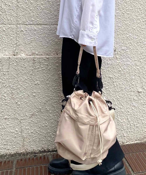 NANEA(ナネア)の「2WAY巾着ショルダーバッグ(ショルダーバッグ・レディース・ベージュ/オレンジ/ミント/ホワイト/ブラウン/グレー/ブラック/カーキ/アイボリー・フリー)」の16枚目の写真