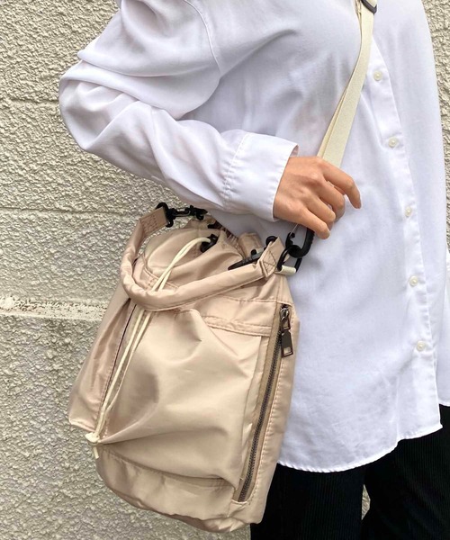 NANEA(ナネア)の「2WAY巾着ショルダーバッグ(ショルダーバッグ・レディース・ベージュ/オレンジ/ミント/ホワイト/ブラウン/グレー/ブラック/カーキ/アイボリー・フリー)」の19枚目の写真