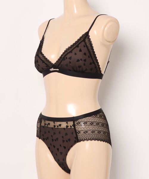LILY BROWN(リリーブラウン)の「【LILY BROWN Lingerie】ブラレットセット/メニーハート(ブラ&ショーツ・レディース・ブラック/レッド・M/S)」の20枚目の写真