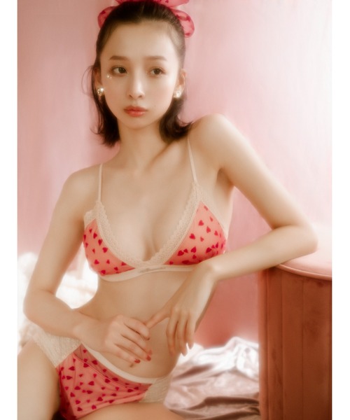 LILY BROWN(リリーブラウン)の「【LILY BROWN Lingerie】ブラレットセット/メニーハート(ブラ&ショーツ・レディース・ブラック/レッド・M/S)」の4枚目の写真
