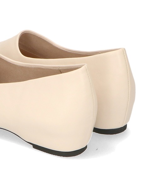 WA ORiental TRaffic(ダブルエーオリエンタルトラフィック)の「インヒール甲深パンプス 42113(パンプス・レディース・ブラック/ホワイト・38/35/39/37/40/34/41/36/42)」の3枚目の写真