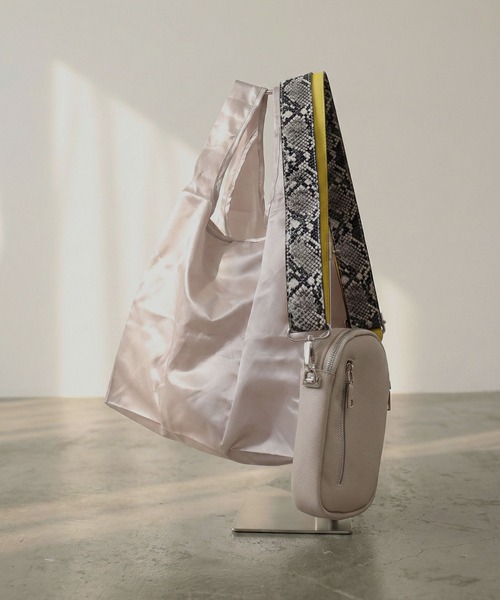 FUNALIVE（ファンアライブ）の「Pisoraro カラーコンビ　エコバッグ付スマホポシェット（ショルダーバッグ・レディース・ブラック/アイボリー・FREE）」の2枚目の写真