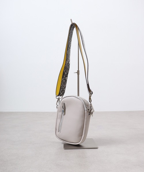 FUNALIVE（ファンアライブ）の「Pisoraro カラーコンビ　エコバッグ付スマホポシェット（ショルダーバッグ・レディース・ブラック/アイボリー・FREE）」の3枚目の写真