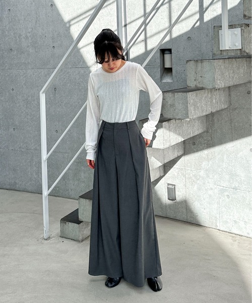 feepur（フェピュール）の「深タックスーパーワイドパンツ（その他パンツ・レディース・グレー/ブラック/アイボリー・SMALL/MEDIUM）」の8枚目の写真