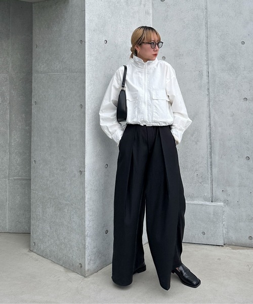 feepur（フェピュール）の「深タックスーパーワイドパンツ（その他パンツ・レディース・グレー/ブラック/アイボリー・SMALL/MEDIUM）」の15枚目の写真