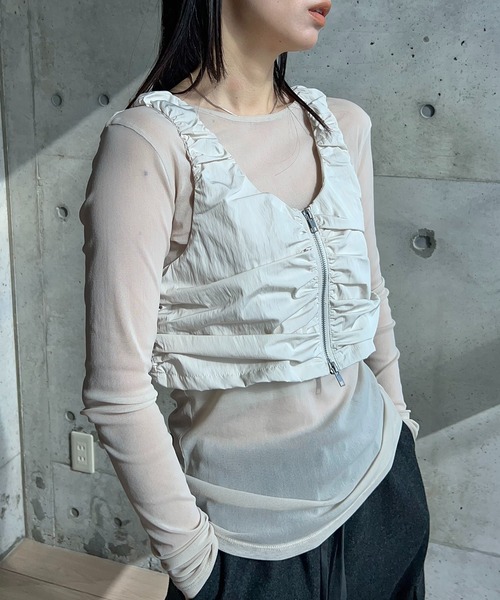 y/m by RIKA（イムバイリカ）の「T/Nタフタジップアップギャザービスチェ（ベスト・レディース・カーキ/ブラック/アイボリー・FREE）」の7枚目の写真