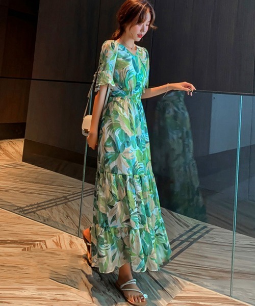 Miniministore(ミニミニストア)の「花柄 ティアードワンピース春夏 Vネック(ワンピース・レディース・グリーン・XL/2XL/M/L)」の5枚目の写真