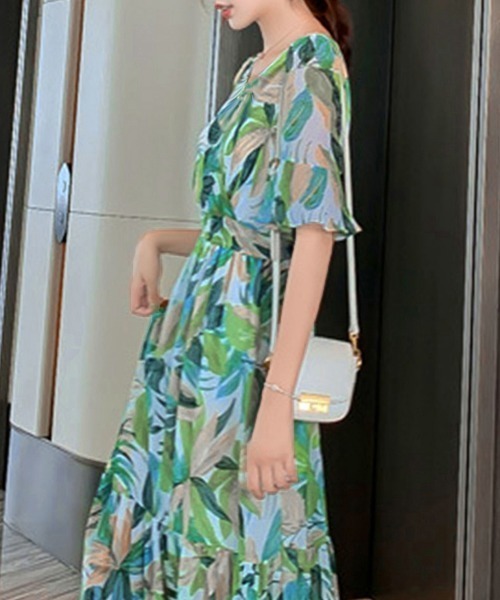Miniministore(ミニミニストア)の「花柄 ティアードワンピース春夏 Vネック(ワンピース・レディース・グリーン・XL/2XL/M/L)」の6枚目の写真