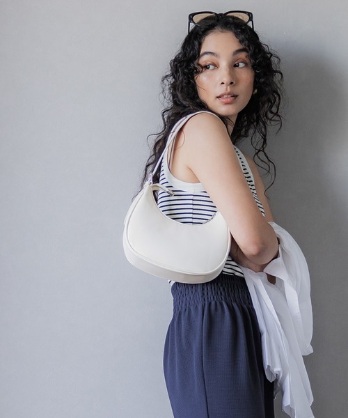 coca（coca）（コカ）の「ハーフムーンワンハンドルバッグ（ハンドバッグ・レディース・ブラック/アイボリー・ONE SIZE）」の6枚目の写真