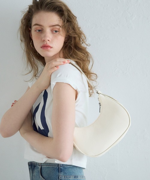 coca（coca）（コカ）の「ハーフムーンワンハンドルバッグ（ハンドバッグ・レディース・ブラック/アイボリー・ONE SIZE）」の4枚目の写真