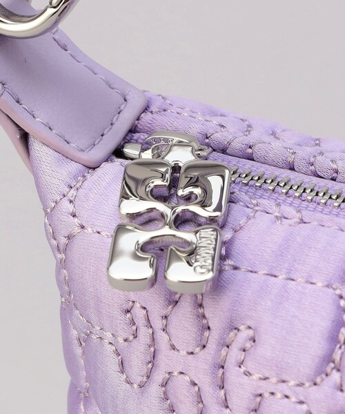 GANNI（ガニー）の「GANNI/ガニー SMALL BUTTERFLY POUCH SATIN