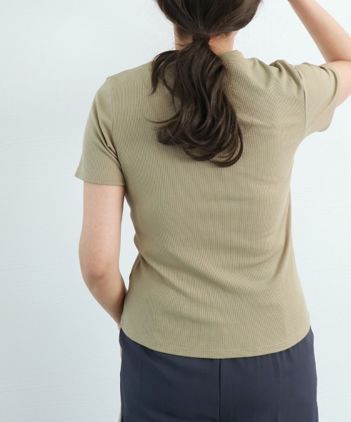 Miniministore(ミニミニストア)の「無地Tシャツ 半袖 レディース 8色(Tシャツ/カットソー・レディース・ブラウン/サンドベージュ/ダークグレー/カーキ/ライトグレー/ダークブラウン/ブラック/ホワイト・M/L)」の16枚目の写真