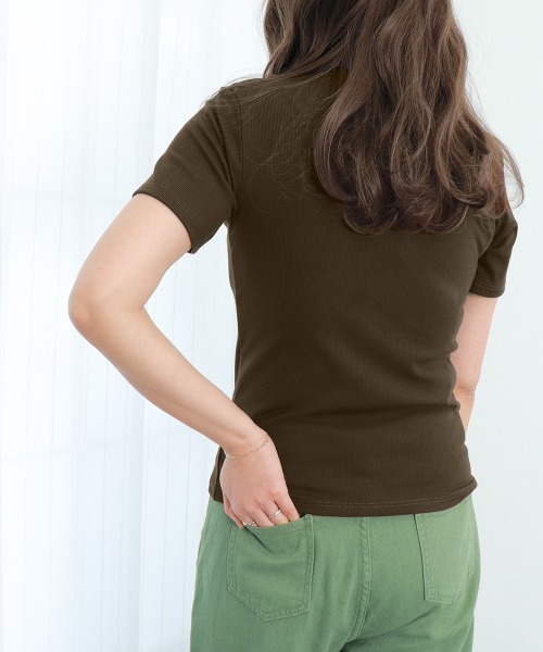 Miniministore(ミニミニストア)の「無地Tシャツ 半袖 レディース 8色(Tシャツ/カットソー・レディース・ブラウン/サンドベージュ/ダークグレー/カーキ/ライトグレー/ダークブラウン/ブラック/ホワイト・M/L)」の11枚目の写真