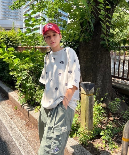 kaoyorinakami(カオヨリナカミ)の「flower tee / フラワーTシャツ(Tシャツ/カットソー・メンズ・ホワイト/ブラック・X-LARGE/MEDIUM/SMALL/X-SMALL/LARGE)」の5枚目の写真