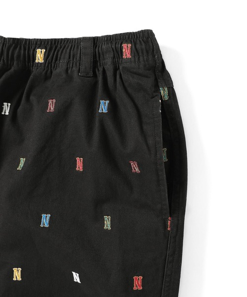 thisisneverthat(ディスイズネバーザット)の「Embroidered Easy Pant(チノパンツ・メンズ・ブラック・S/M/L/XL)」の3枚目の写真