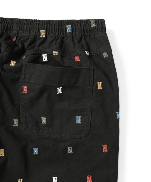 thisisneverthat(ディスイズネバーザット)の「Embroidered Easy Pant(チノパンツ・メンズ・ブラック・S/M/L/XL)」の5枚目の写真