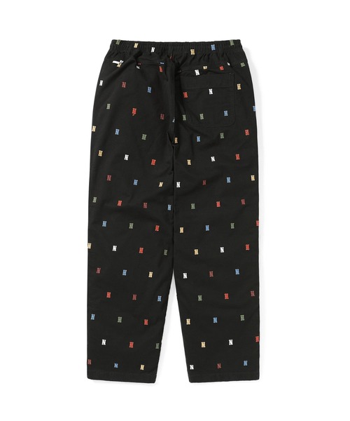 thisisneverthat(ディスイズネバーザット)の「Embroidered Easy Pant(チノパンツ・メンズ・ブラック・S/M/L/XL)」の6枚目の写真