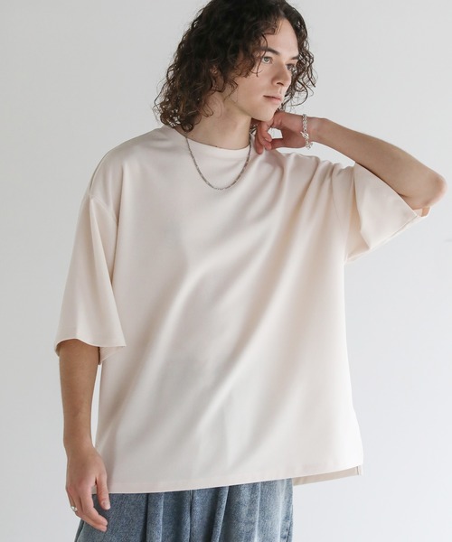 ASTRONOMY(アストロノミー)の「Buyer's Select / UVカット梨地裾スリット入りオーバーサイズ5分袖Tシャツ(Tシャツ/カットソー・メンズ・グレー/アイボリー/ブラック/ブルー系/ベージュ・L/LL/M)」の2枚目の写真