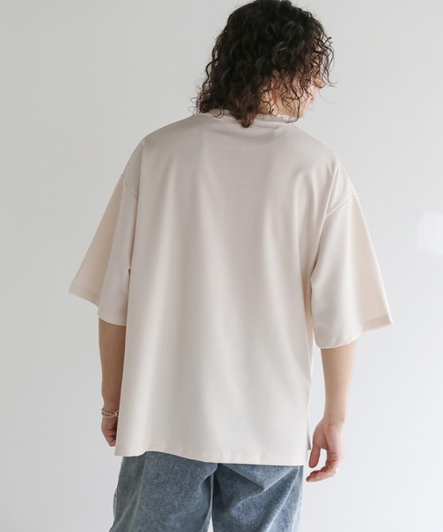ASTRONOMY(アストロノミー)の「Buyer's Select / UVカット梨地裾スリット入りオーバーサイズ5分袖Tシャツ(Tシャツ/カットソー・メンズ・グレー/アイボリー/ブラック/ブルー系/ベージュ・L/LL/M)」の7枚目の写真