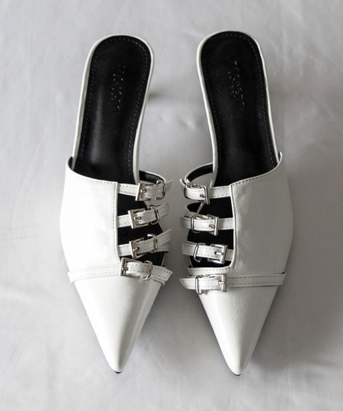 me+em select（ミームセレクト）の「※※【 ４color 】ベルテッドポインテッドトゥフェイクレザーミュール ／ belted pointed toe fake leather mules（パンプス・レディース・ホワイト/ブラック/シルバー/ブルー・39/38/37/36）」の2枚目の写真