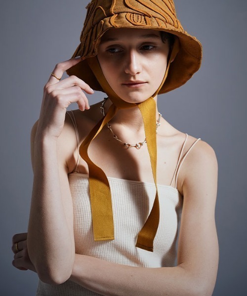 MECRE(メクル)の「ダブルストラップキャミソール(キャミソール・レディース・グレー/ブラック/ホワイト・FREE)」の4枚目の写真