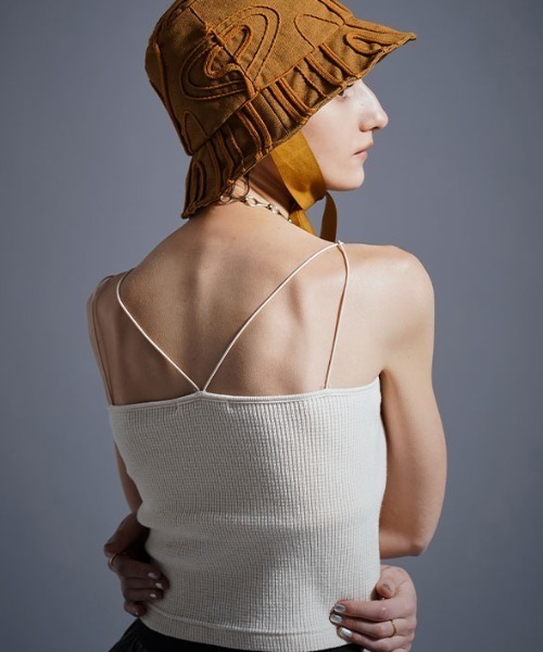 MECRE(メクル)の「ダブルストラップキャミソール(キャミソール・レディース・グレー/ブラック/ホワイト・FREE)」の7枚目の写真