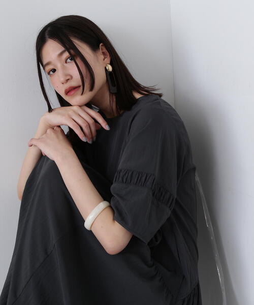 N.（N. Natural Beauty Basic）（エヌエヌナチュラルビューティーベーシック）の「マーブル細バングル（バングル/リストバンド・レディース・ホワイト/ブラウン・FREE）」の8枚目の写真