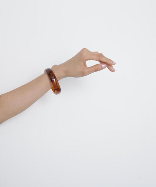 N.（N. Natural Beauty Basic）（エヌエヌナチュラルビューティーベーシック）の「マーブル細バングル（バングル/リストバンド・レディース・ホワイト/ブラウン・FREE）」の17枚目の写真
