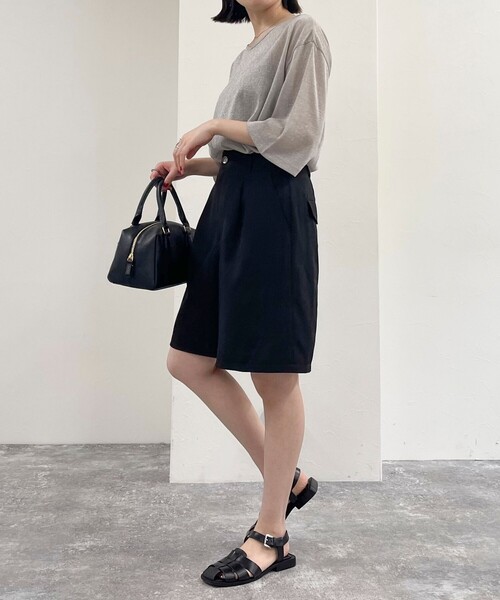 fredy emue（フレディエミュ）の「タックハーフパンツ（その他パンツ・レディース・ブラック/チャコールグレー・38/36）」の4枚目の写真