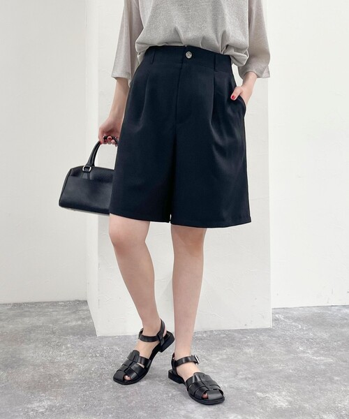 fredy emue（フレディエミュ）の「タックハーフパンツ（その他パンツ・レディース・ブラック/チャコールグレー・38/36）」の6枚目の写真