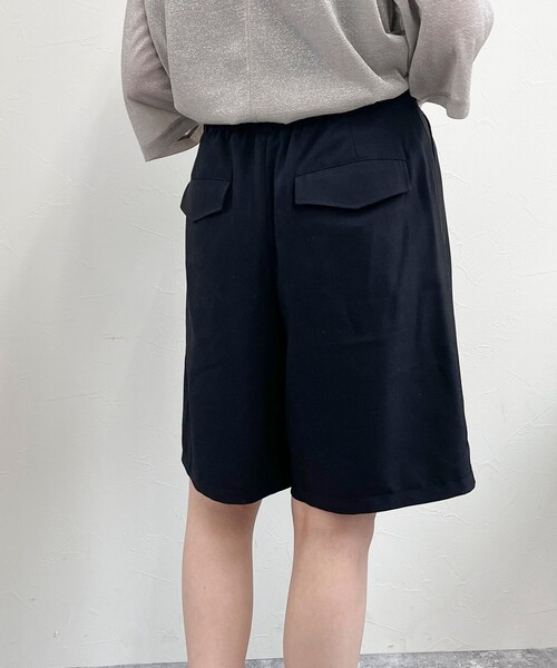 fredy emue（フレディエミュ）の「タックハーフパンツ（その他パンツ・レディース・ブラック/チャコールグレー・38/36）」の10枚目の写真