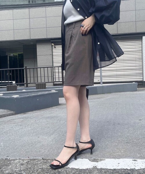 fredy emue（フレディエミュ）の「タックハーフパンツ（その他パンツ・レディース・ブラック/チャコールグレー・38/36）」の16枚目の写真