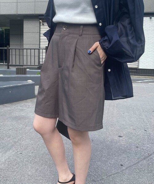 fredy emue（フレディエミュ）の「タックハーフパンツ（その他パンツ・レディース・ブラック/チャコールグレー・38/36）」の18枚目の写真