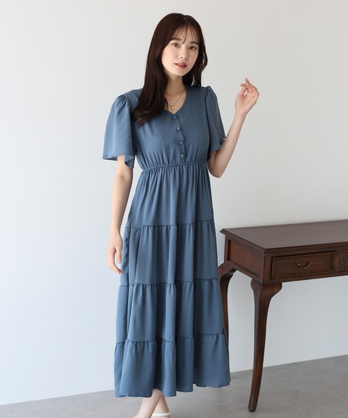 BLUEEAST(ブルーイースト)の「フレアスリーブティアードワンピース(ワンピース・レディース・モカ/ブラック系/ブルーグレー/ネイビー系・MEDIUM)」の14枚目の写真