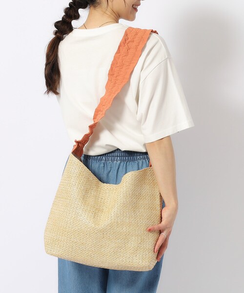 SHOO・LA・RUE（シューラルー）の「◆フリルハンドルショルダーバッグ（ショルダーバッグ・レディース・イエロー/オレンジ/ブラック・00）」の19枚目の写真