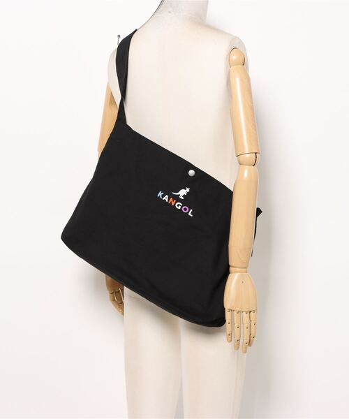 KANGOL（カンゴール）の「【 KANGOL / カンゴール 】 ビッグ ショルダー バッグ（ショルダーバッグ・メンズ・ブラック/ホワイト系/オフホワイト/ブラック系・FREE）」の8枚目の写真