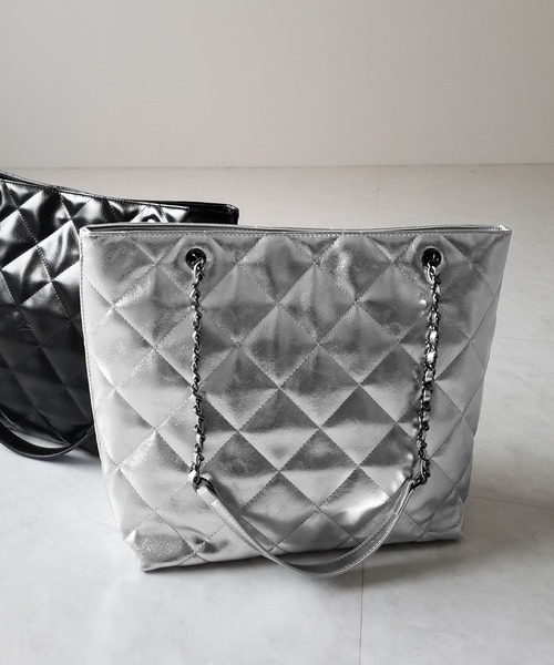 3color ／ A4収納可 】キルティングチェーンスクエアトートショルダー