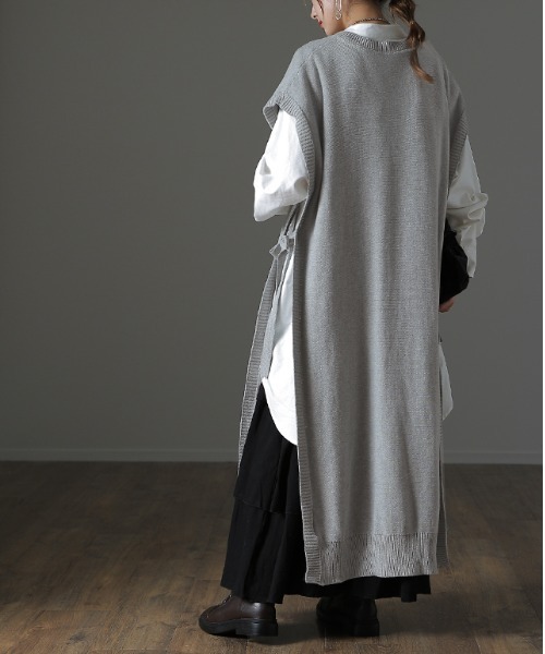 HUG.U（ハグユー）の「体型カバー ワンピ（ベスト・レディース・グレー/チャコール/ブラック・FREE）」の16枚目の写真