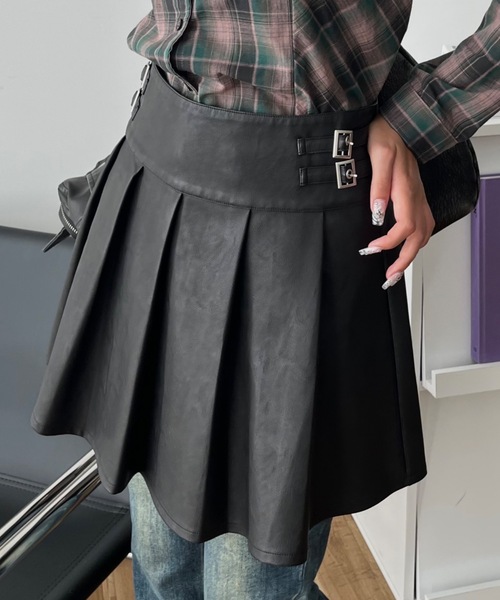 SHAGGIE（シャギー）の「ヴィンテージ風レザープリーツミニスカート（スカート・レディース・ブラック/ブラウン・FREE）」の3枚目の写真