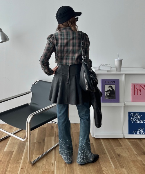 SHAGGIE（シャギー）の「ヴィンテージ風レザープリーツミニスカート（スカート・レディース・ブラック/ブラウン・FREE）」の6枚目の写真