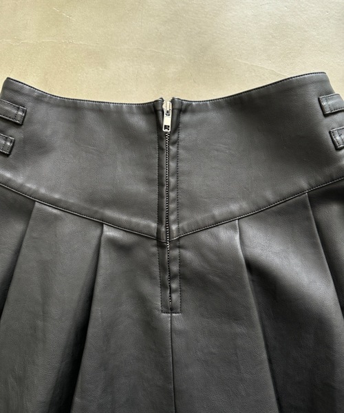 SHAGGIE（シャギー）の「ヴィンテージ風レザープリーツミニスカート（スカート・レディース・ブラック/ブラウン・FREE）」の13枚目の写真