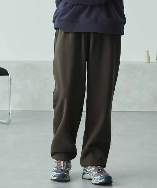 MONO-MART（モノマート）の「セミワイドテーパードスウェットパンツ（スウェットパンツ・メンズ・ブラック/ダークブラウン/ライトグレー/ネイビー/ダークグレー/杢グレー・XL/L/M/S）」の5枚目の写真