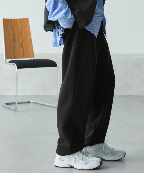 MONO-MART（モノマート）の「セミワイドテーパードスウェットパンツ（スウェットパンツ・メンズ・ブラック/ダークブラウン/ライトグレー/ネイビー/ダークグレー/杢グレー・XL/L/M/S）」の2枚目の写真