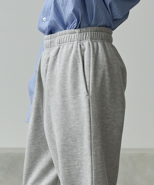 MONO-MART（モノマート）の「セミワイドテーパードスウェットパンツ（スウェットパンツ・メンズ・ブラック/ダークブラウン/ライトグレー/ネイビー/ダークグレー/杢グレー・XL/L/M/S）」の14枚目の写真